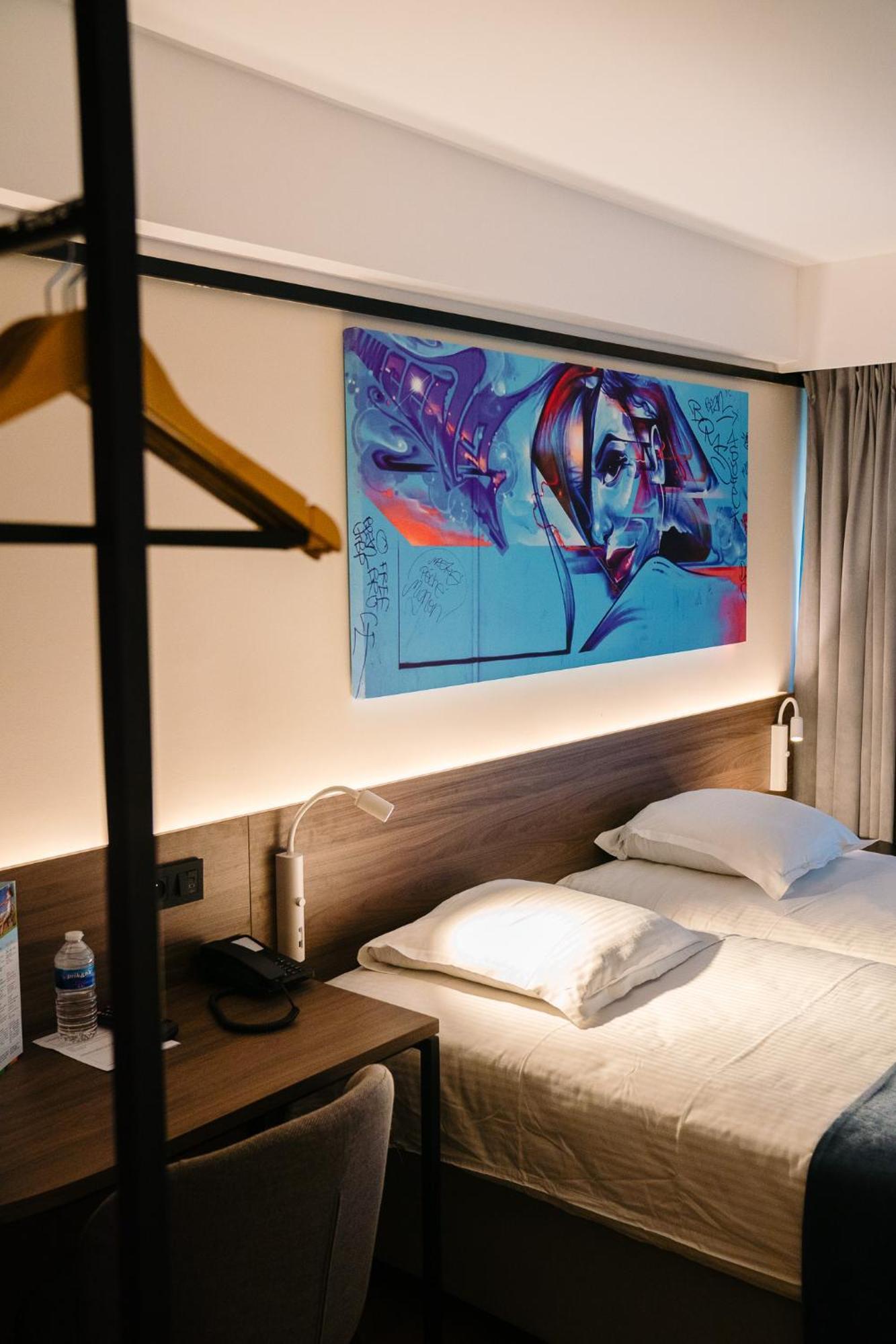 Ostend Hotel